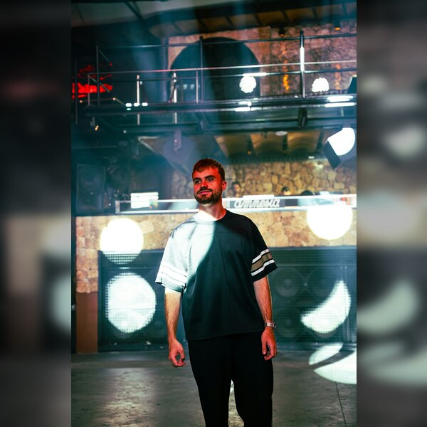 Visualize x Into Reality: Julian Fijma All Night Long