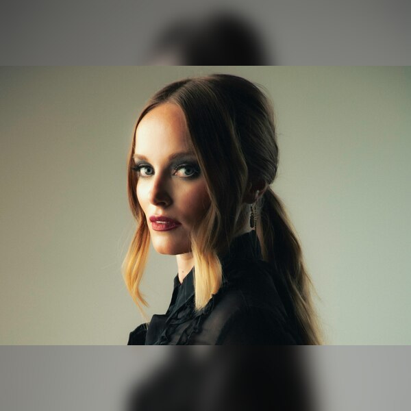 Leah Blevins: Stripped Back + Signing