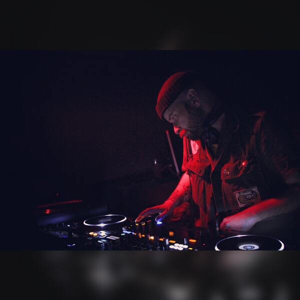 Tanzbein Featuring Stuart Alexander