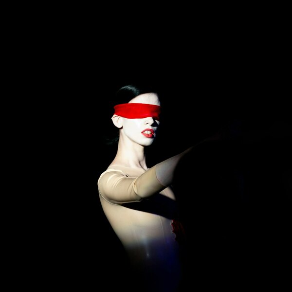 Lily Mcmenamy - Girl Pain (world Premiere)