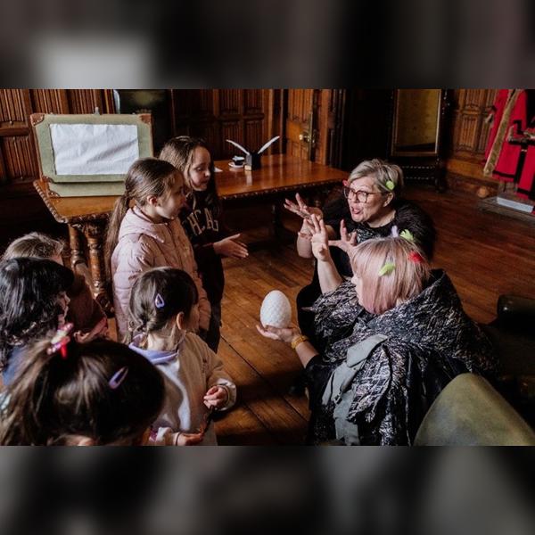 Family tours: Meet the Folconians