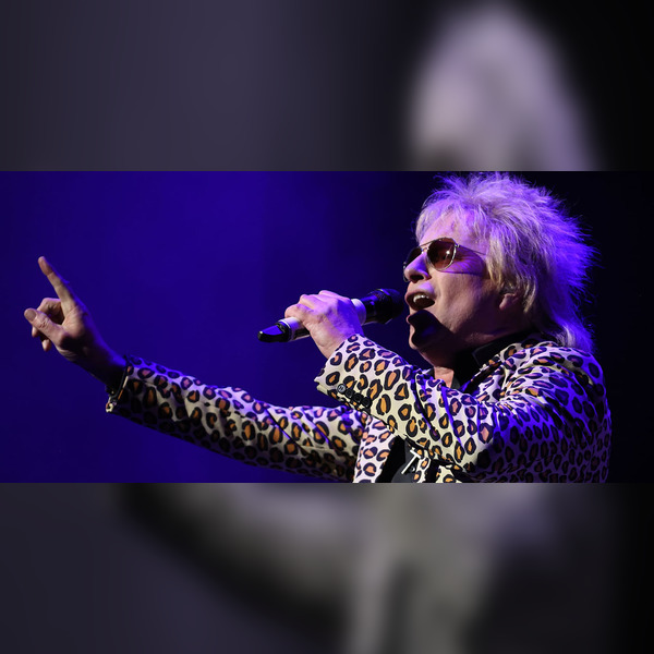 Paul Metcalfe as Rod Stewart