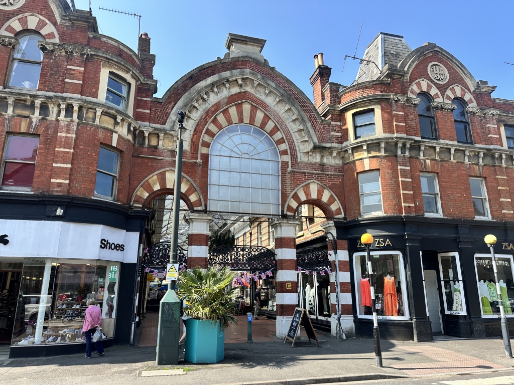 Westbourne Guide - Tourist Information
