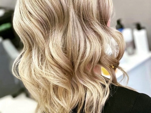 HAIR COLOURING: Highlights, Balayage, and Colour Correction