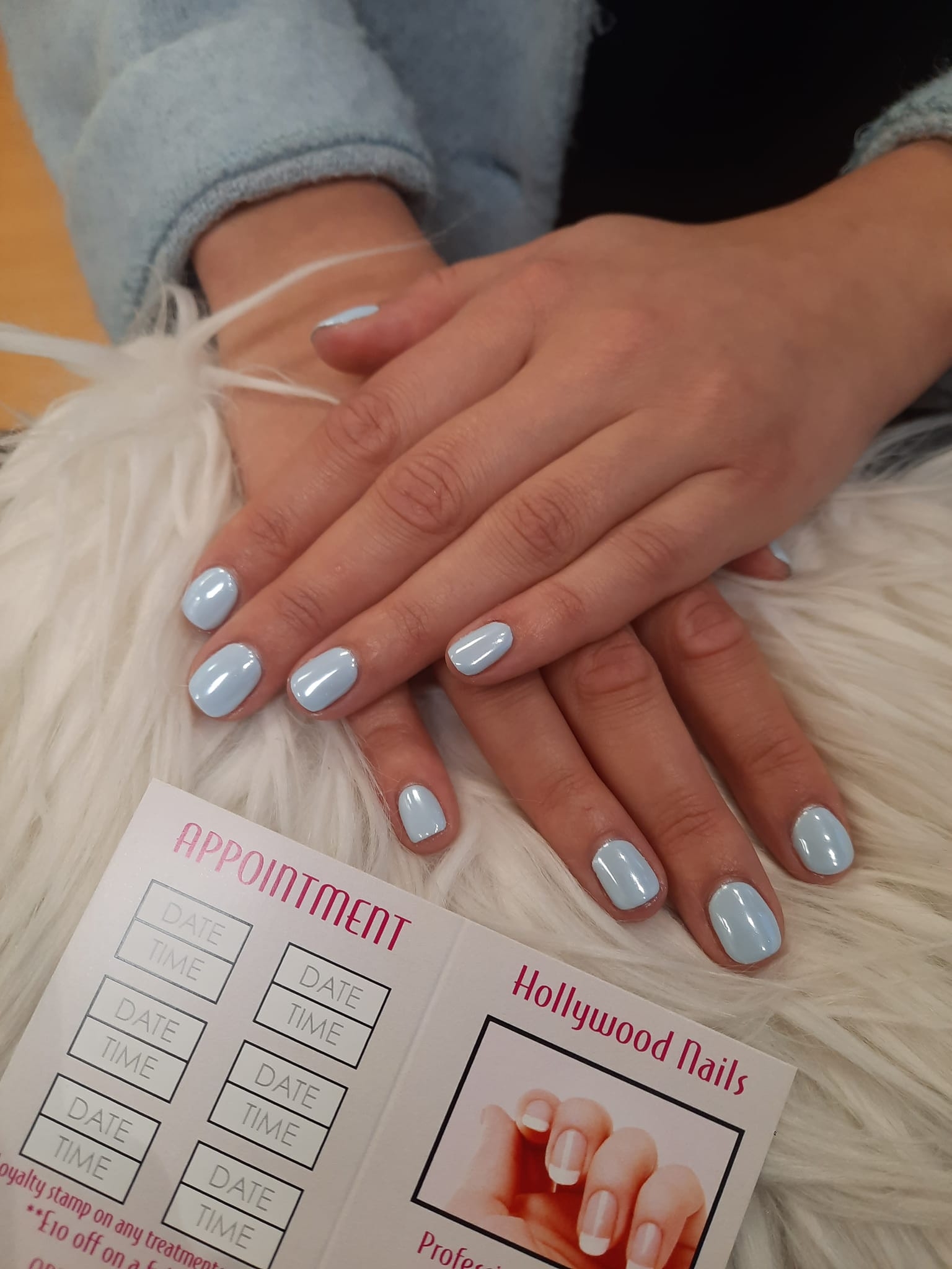 Nail Extensions: Acrylic vs Gel Options
