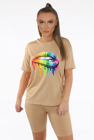 Beige Lips Print Round Neck Tees & Shorts Set