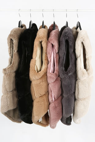 Layers Pattern Low Front Faux Fur Gilet mix pack