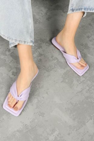 Faux Leather Flip Flop in Lilac