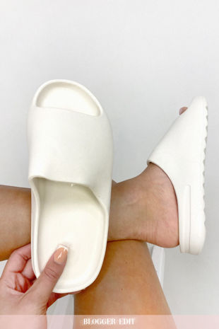 White Rubber Ribbed Sole Sliders