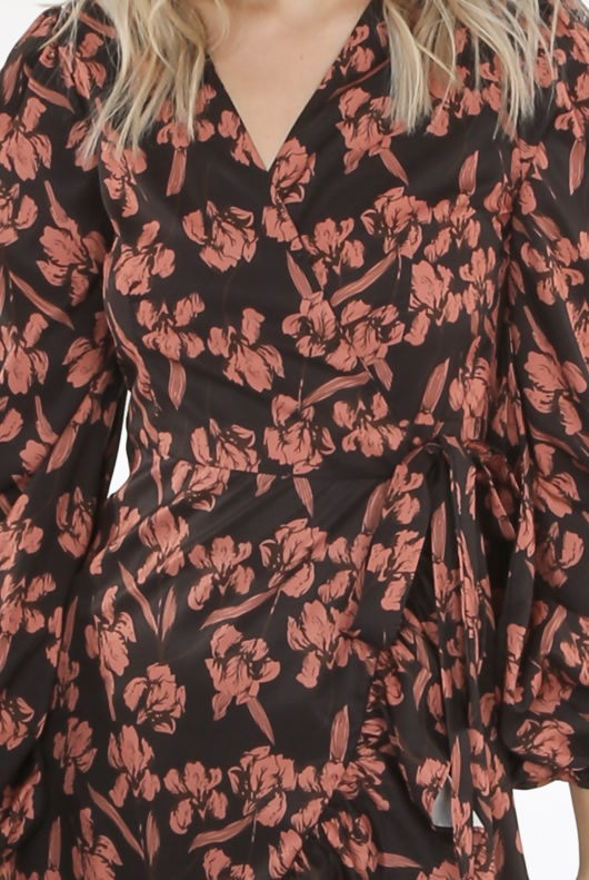 Floral Print Side Knotted Wrap Dress