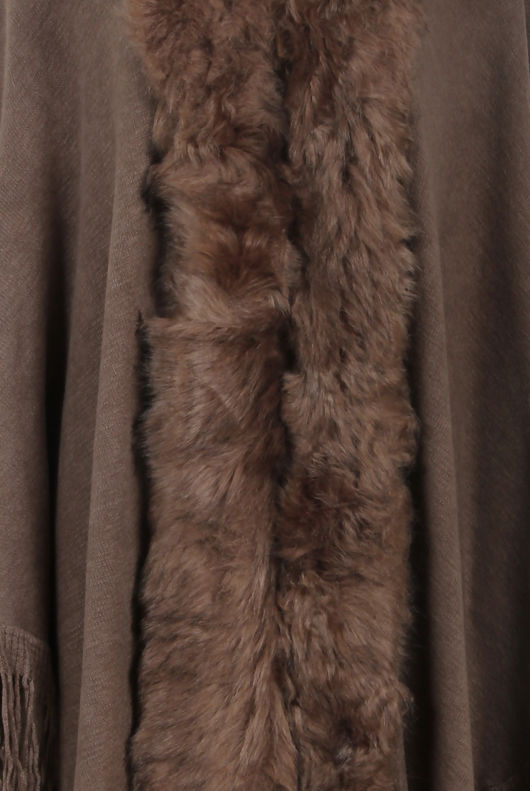 Fur Neck Fringe Borders Cape 
