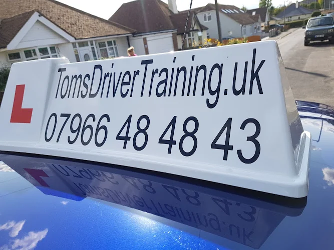 Tom Askew @TomsDriverTraining.uk