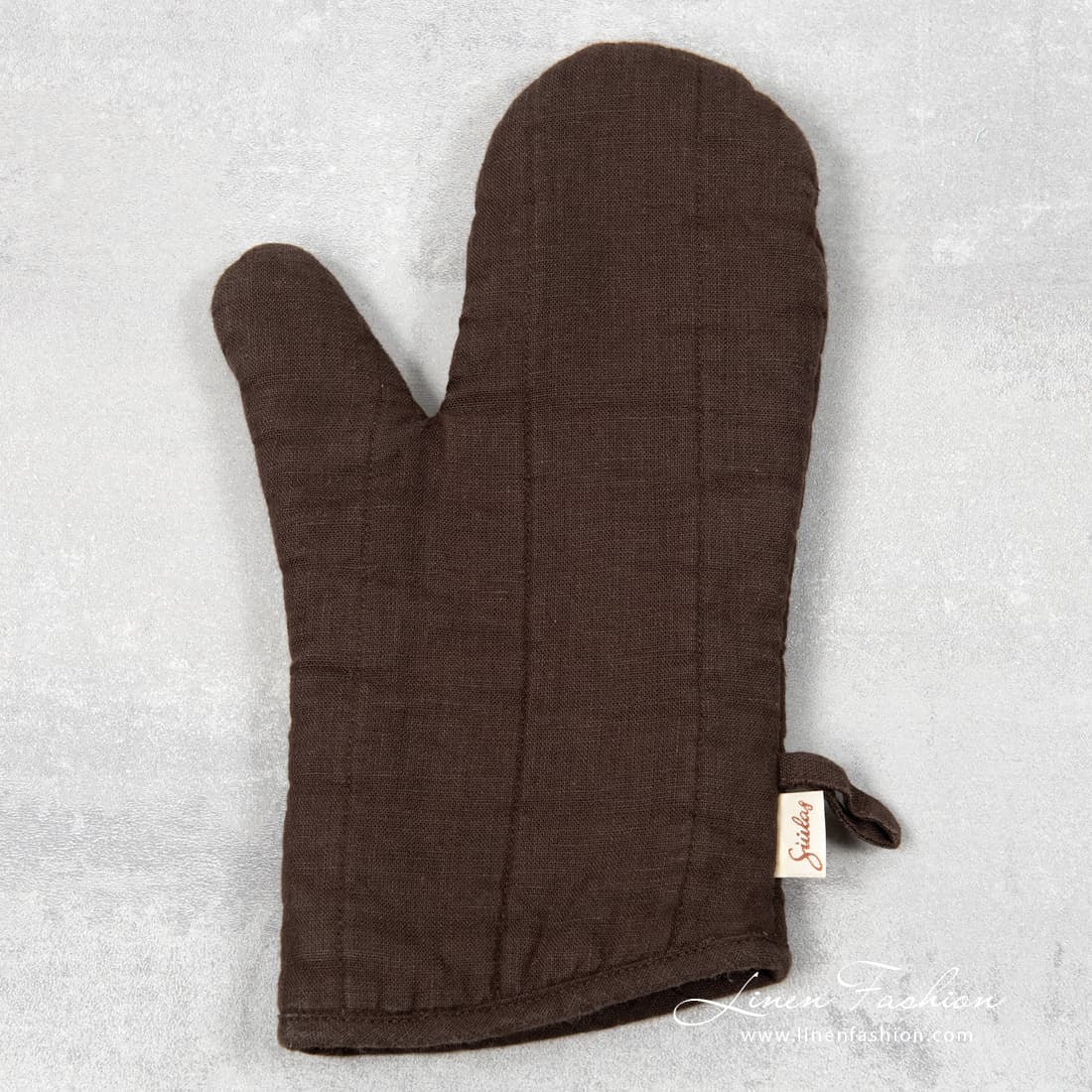 Dark brown linen oven glove, GAMMA.