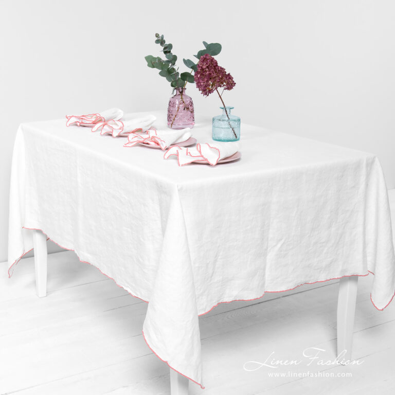 ARVO white tablecloth with rosy border
