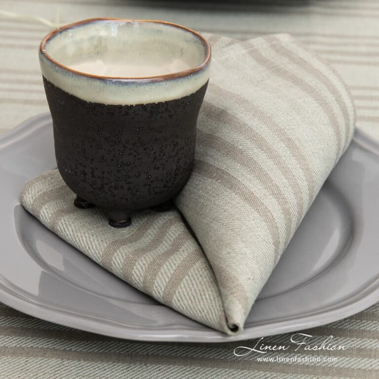 GRASA greenish napkin