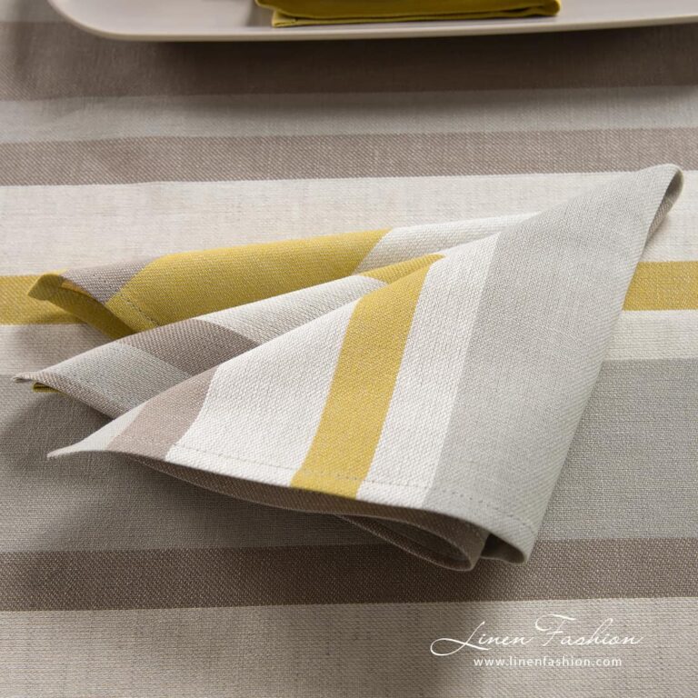 Linen cotton napkin in stripes.