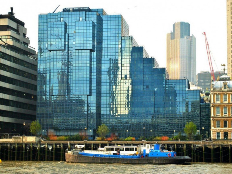 Northern & Shell Building