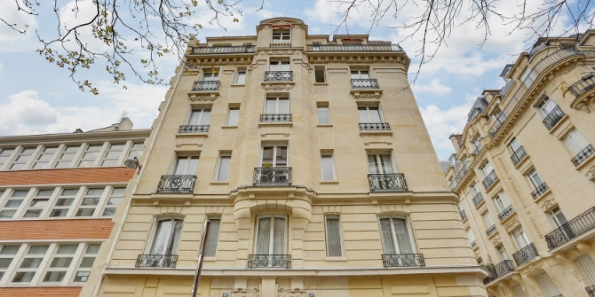 Deskeo - 48 bis rue des Belles-feuilles Paris, France
