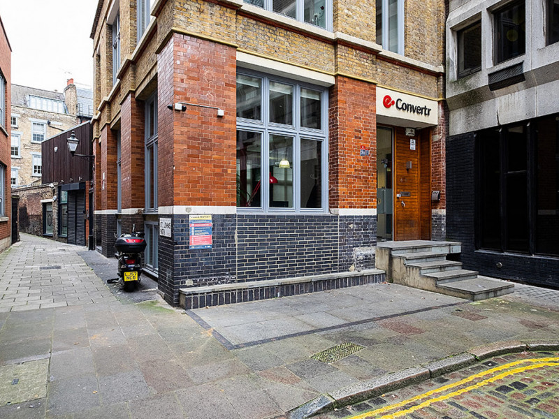Knight's Court