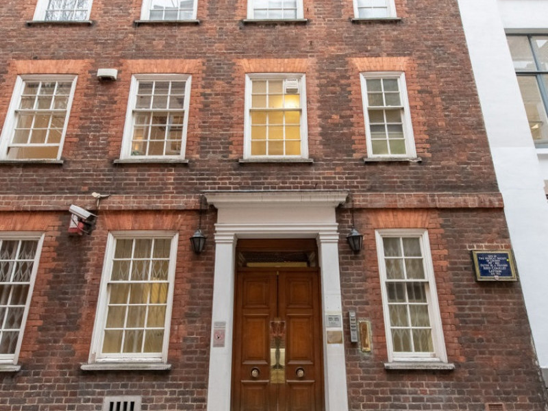 Bolt Court