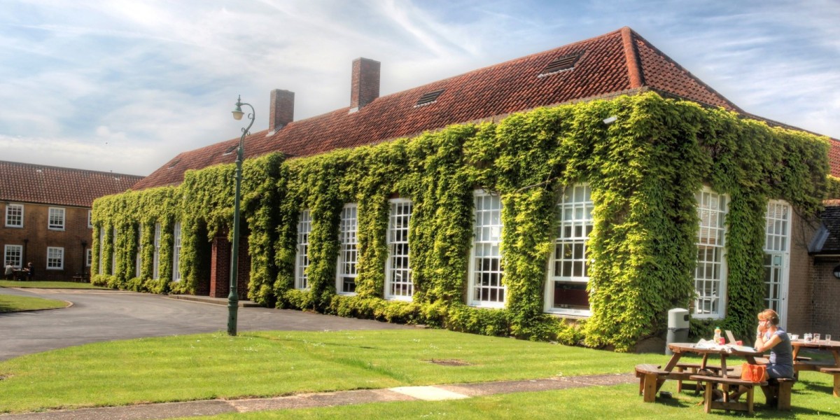 Mantle - The Officers’ Mess Royston Road, Duxford Cambridgeshire CB22 4QH