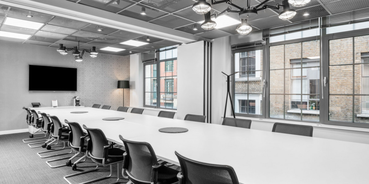 All inclusive office solutions at affordable prices near Moorfields Eye Hospital (Stop A)