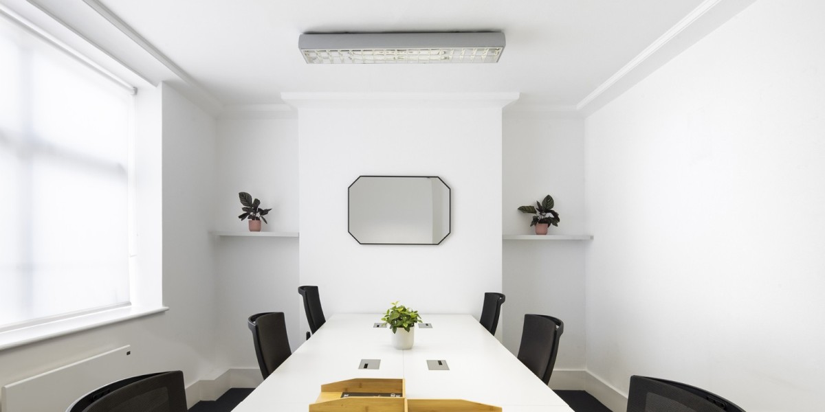 All inclusive office solutions at affordable prices near Hall Street (Stop UM)