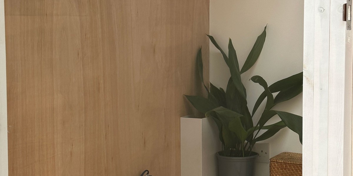 Desk space at Oxgate House