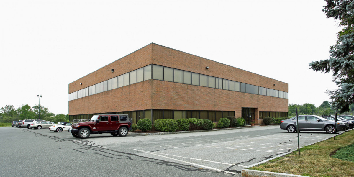 Regus (IWG) - 170 Commerce Way, Suite 200, Portsmouth, New Hampshire 03801, USA