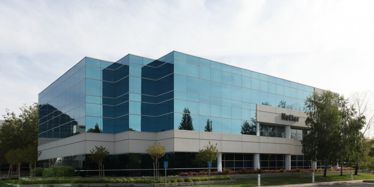 Regus (IWG) - 3017 Douglas Blvd, Roseville, California 95661, USA