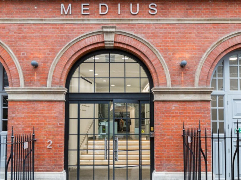 Medius House