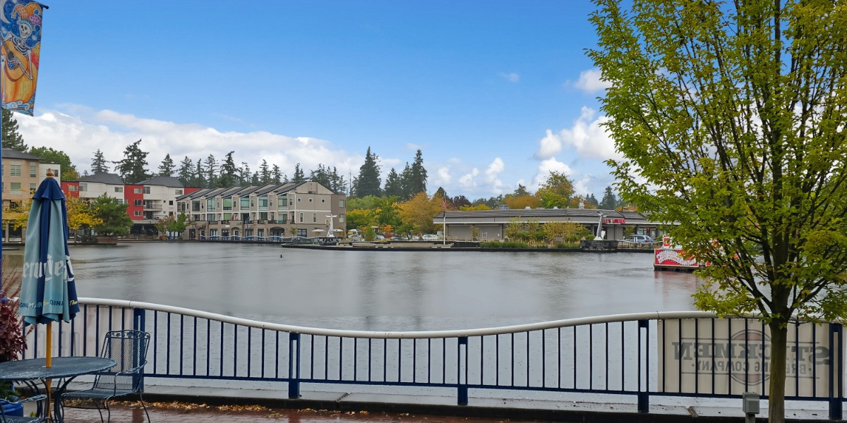 Lake and promenade at Tualatin Commons beside the Regus centre