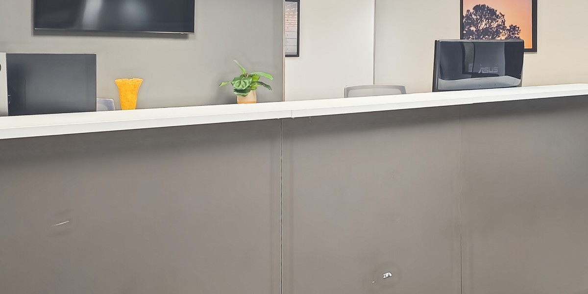 Reception at Regus Three Town Center, Clackamas