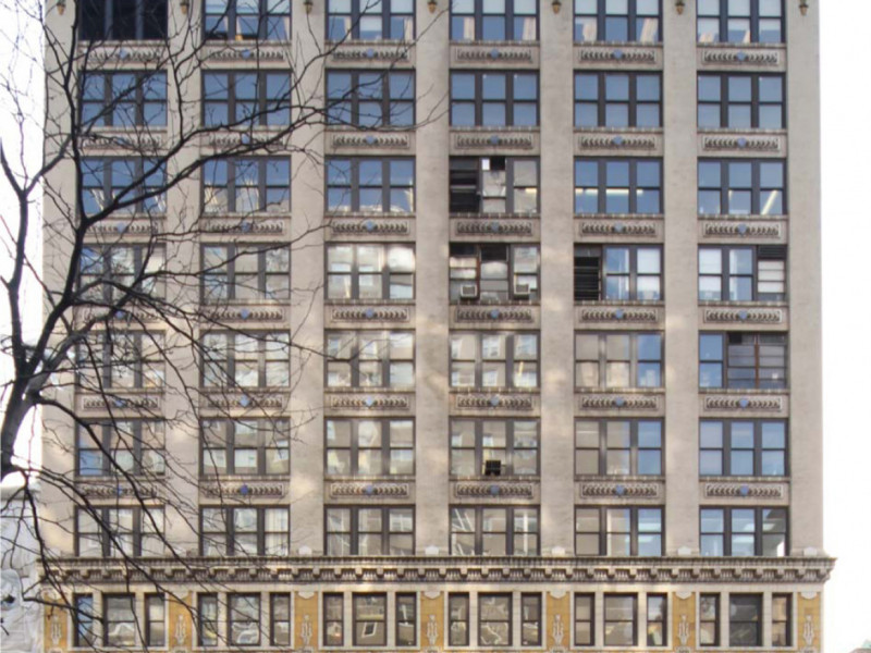 W 14th St