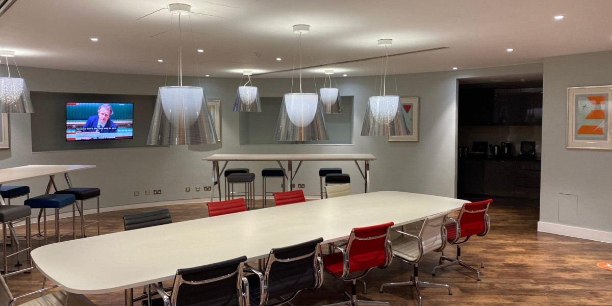 Lounge space in period office building - One Cornhill