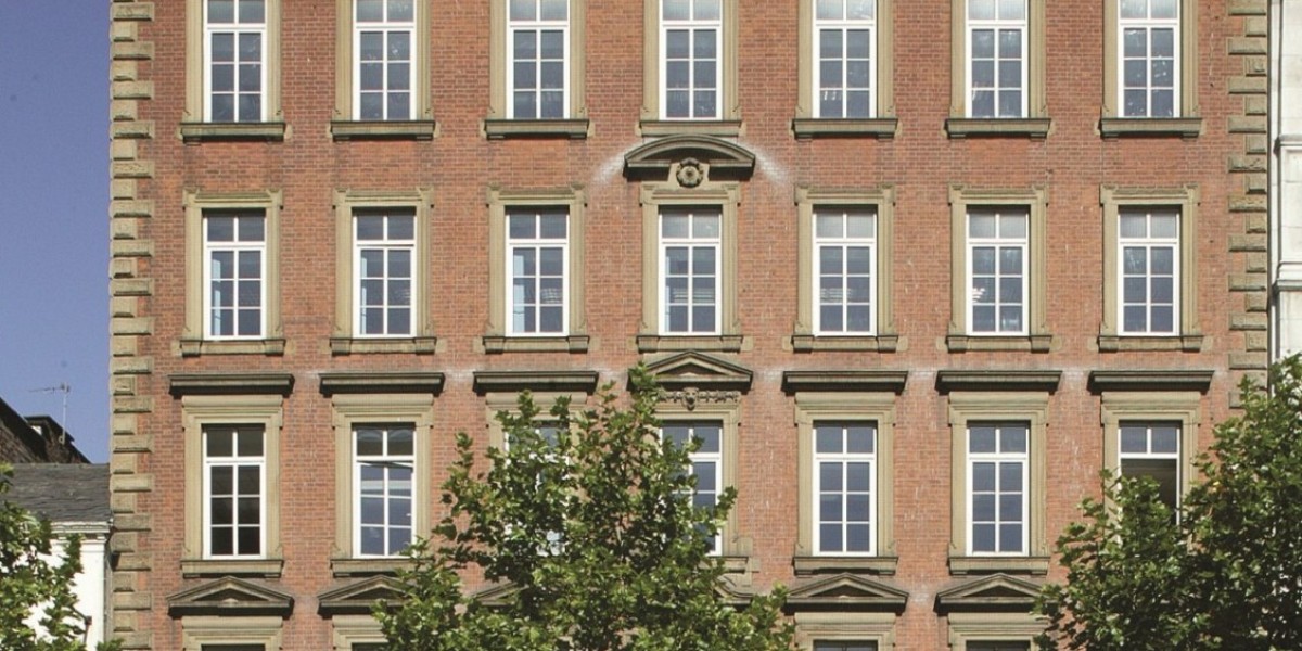 Biz Hub, Piccadilly House, 49 Piccadilly, Manchester M1 2AP, UK