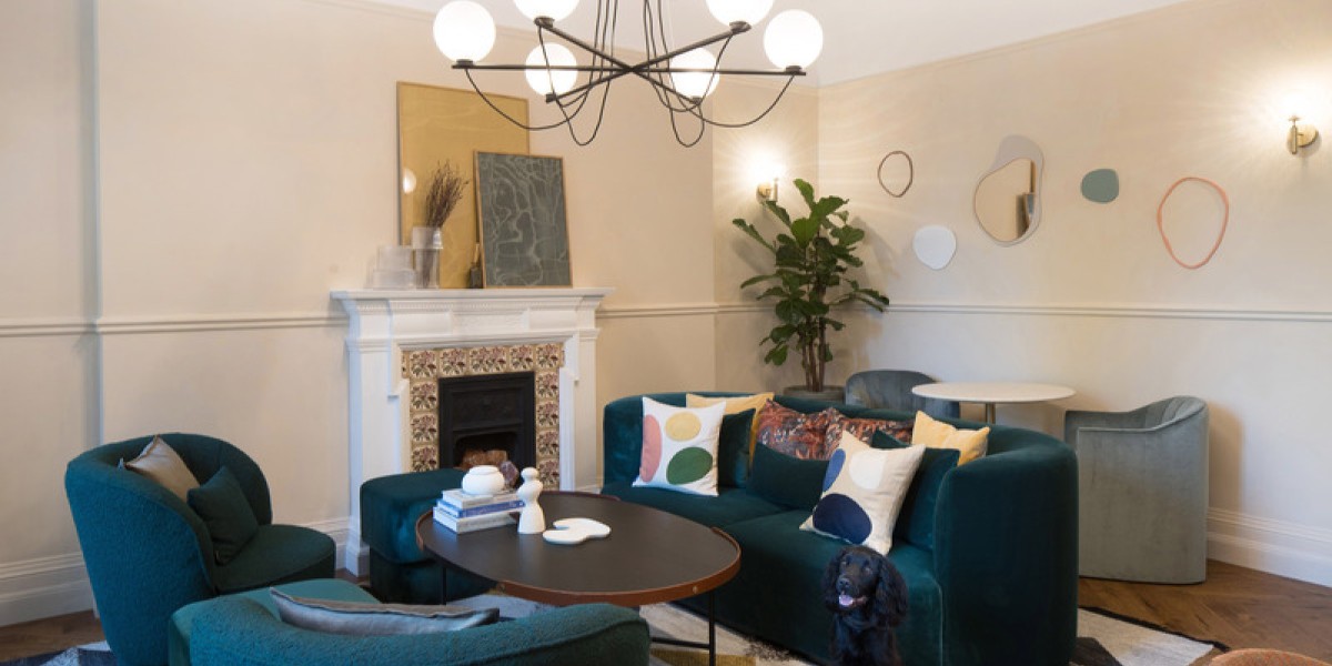 Lounge area at 128 BPR