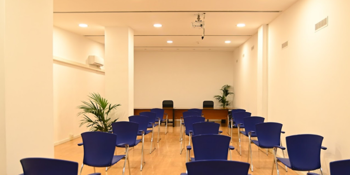 Meeting space, perfect for presentations, interviews, or team brainstorms.