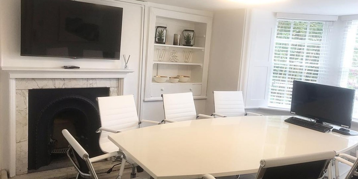 Meeting space, perfect for presentations, interviews, or team brainstorms.