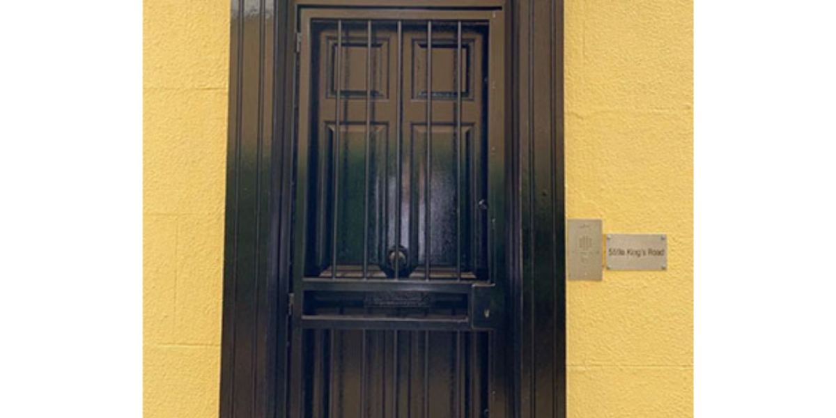 Entrance at King's Court Fulham