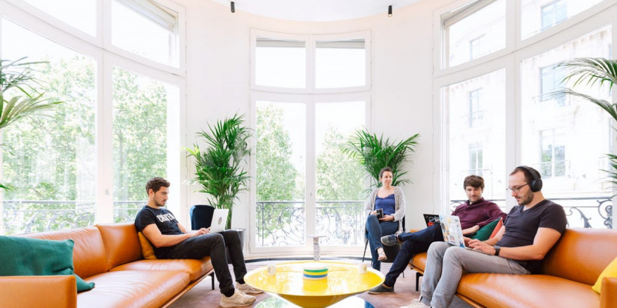 Professional office space near Kléber station