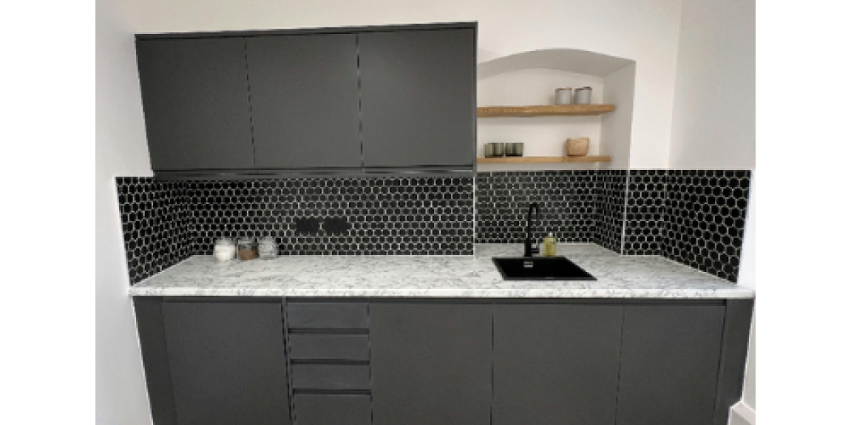Kitchen area at 84 Kingsway