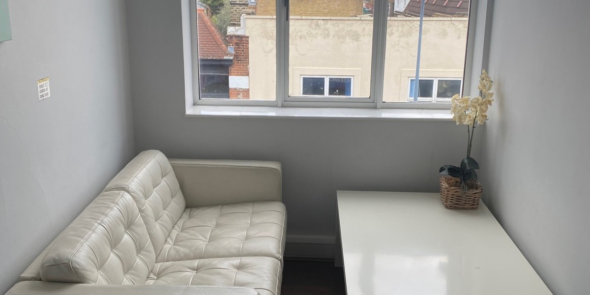 Waiting area at Vitaxo King Street