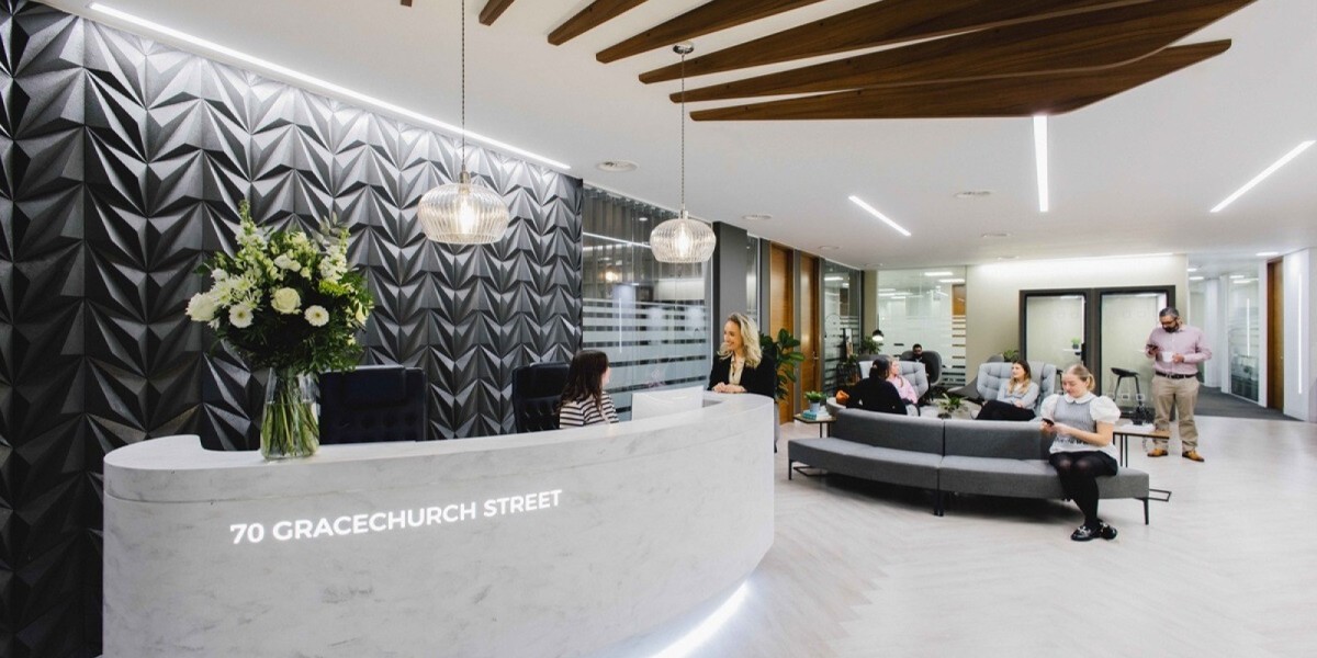 Manned reception office space near Monument