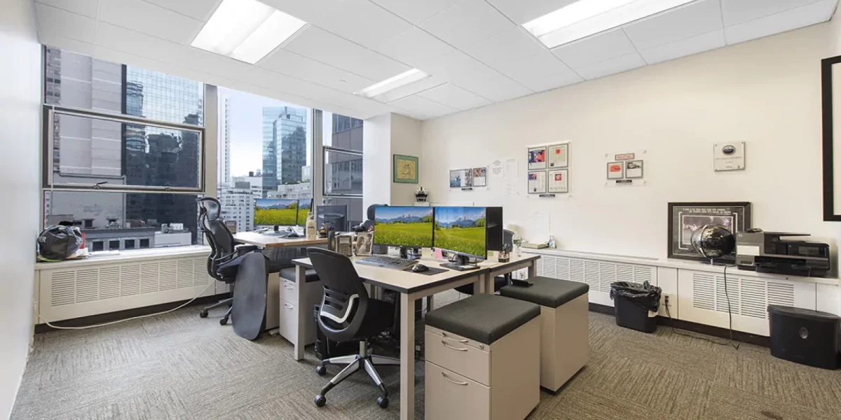 Working space at Corporate Suites NYC Office Space - Lexington Avenue