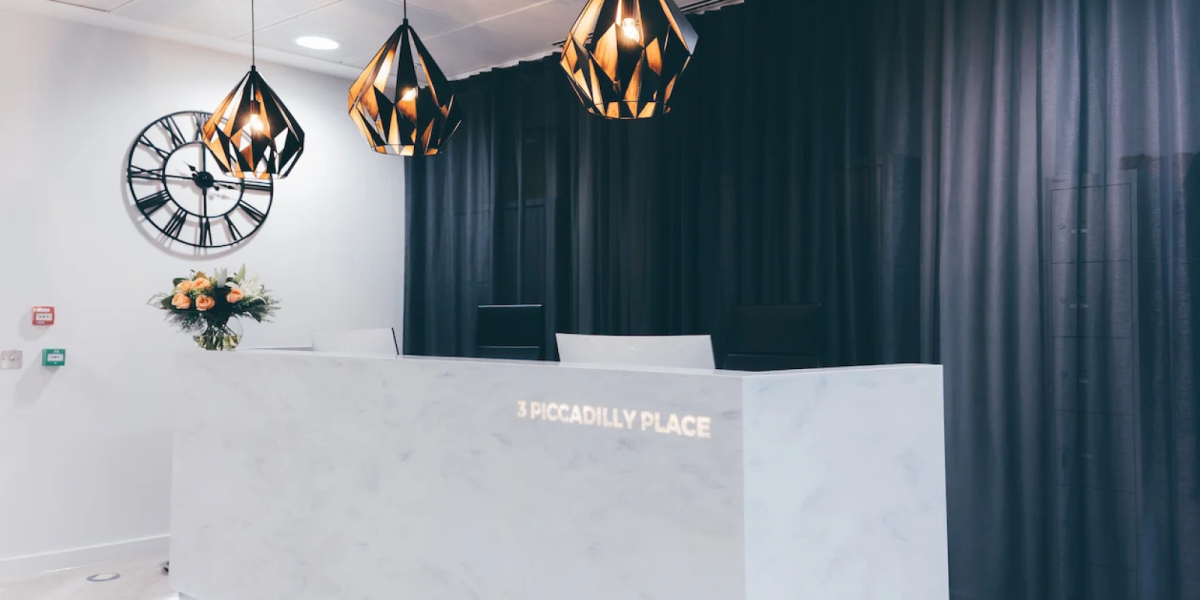 Manned reception at 3 Piccadilly Place