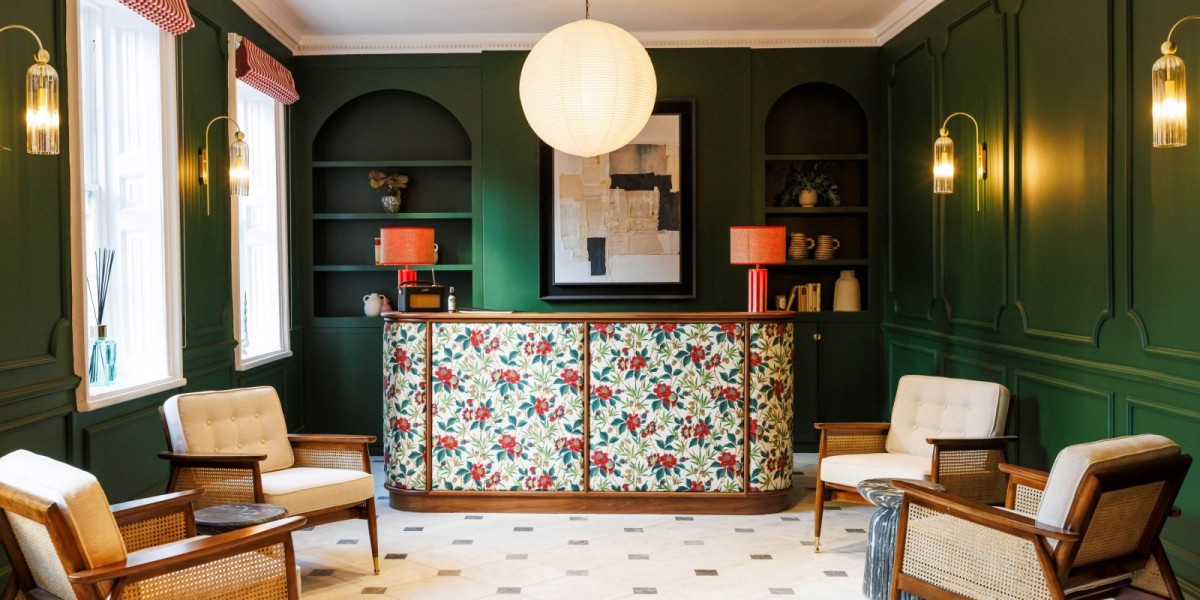 Manned reception at CREO London Bridge