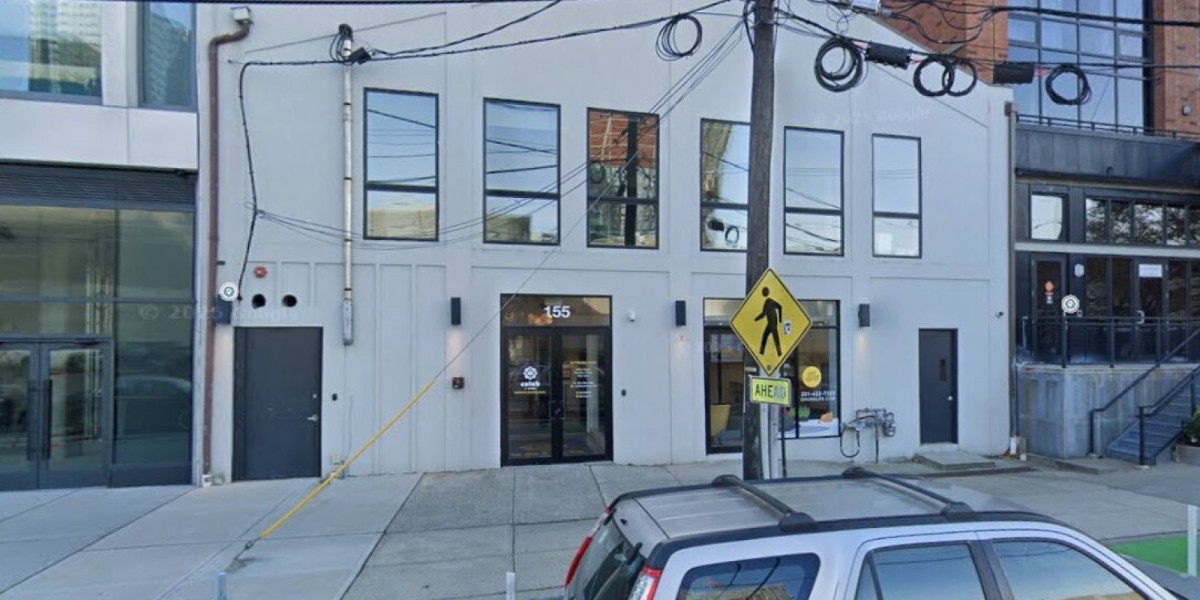 Beautiful coworking space at CoLab by DVORA