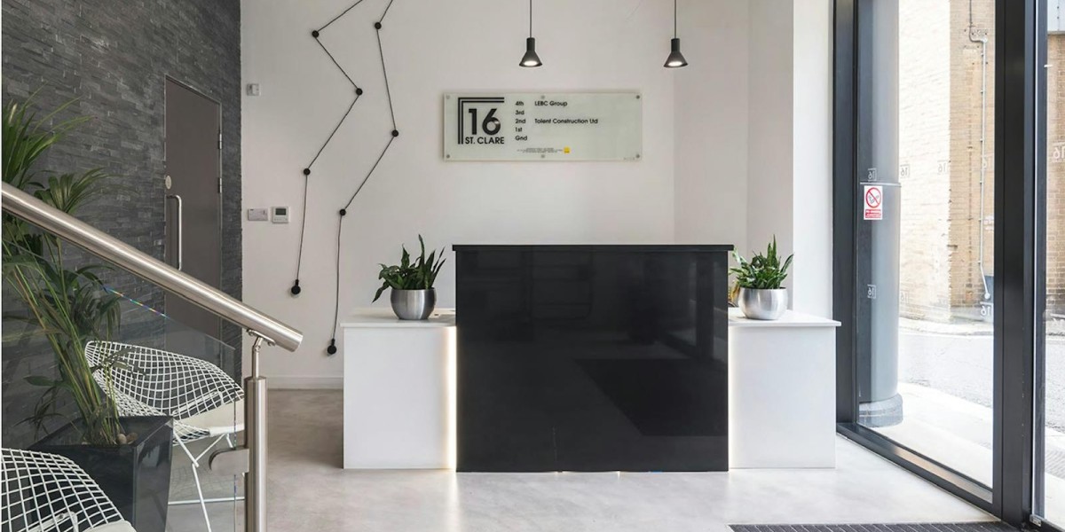 Front desk at 16 St Clare St near Whitechapel