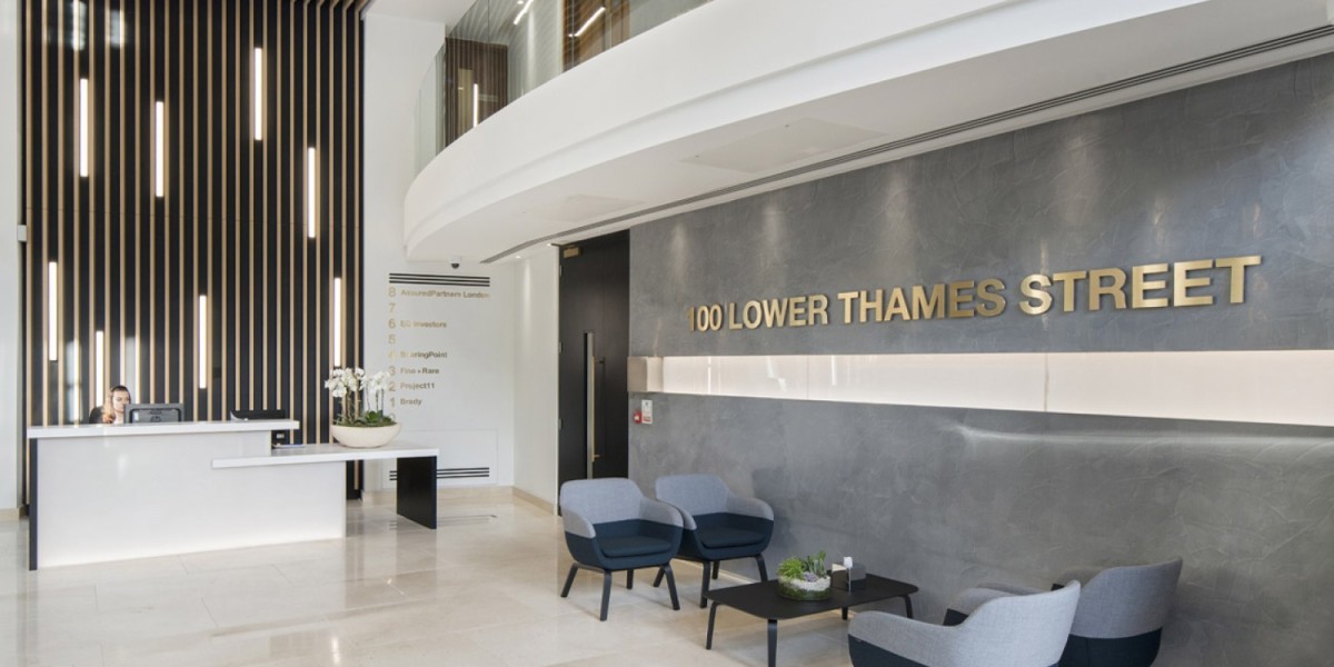 Front desk or manned reception at sub800, 100 Lower Thames St near Blackfriars, London